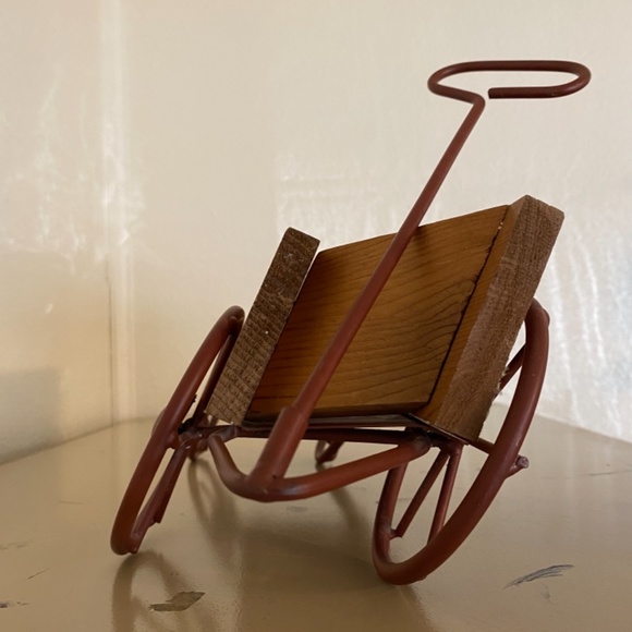 Country farmhouse Wood and metal wagon shelf - Picture 2 of 7